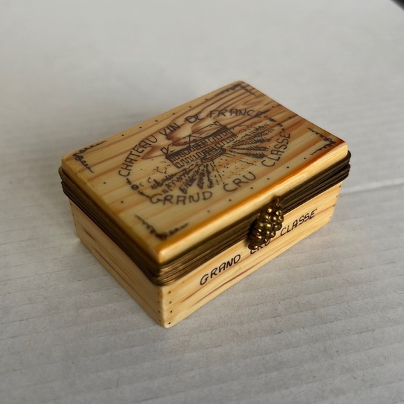 AUTHENTIC LIMOGES GRAND CRU BOX W A 2 BOTTLES - Picture 2 of 4